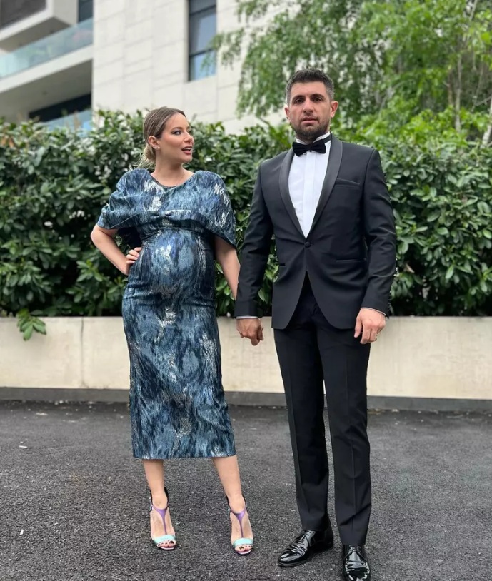 Laura Cosoi și Cosmin Curticăpean au aflat dacă vor avea băiat sau fată: „Ne-am gândit deja și la nume”