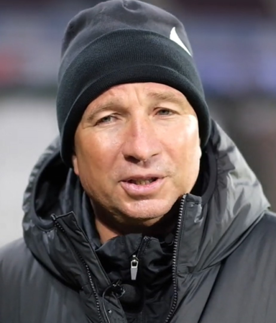 Dan Petrescu, operat de urgență. Care este starea fostului mare fotbalist