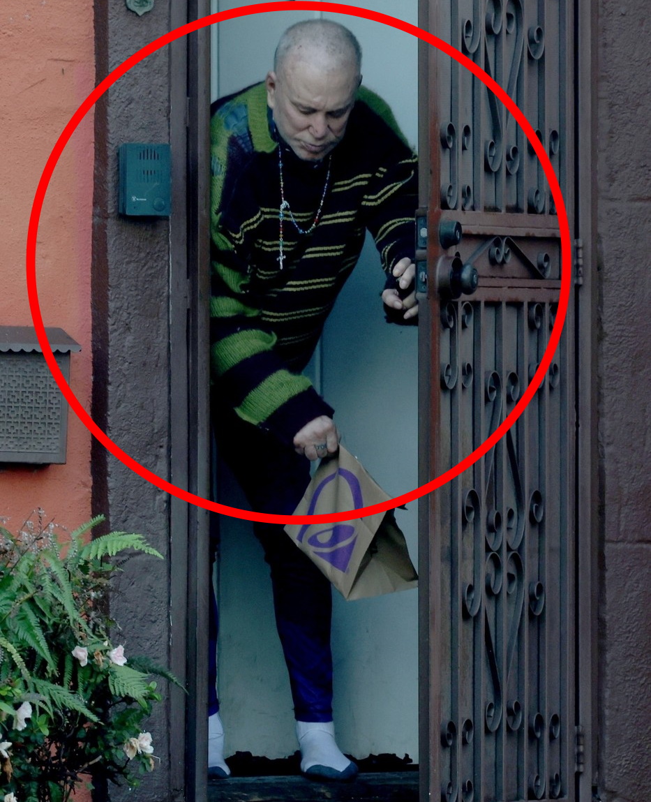 De nerecunoscut! Ce s-a întâmplat cu celebrul actor – singur, cu datorii uriașe și o viață care s-a schimbat complet