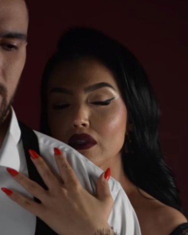 Surpriză totală! Cine este tânărul care a atras toate privirile lângă Andreea Mantea