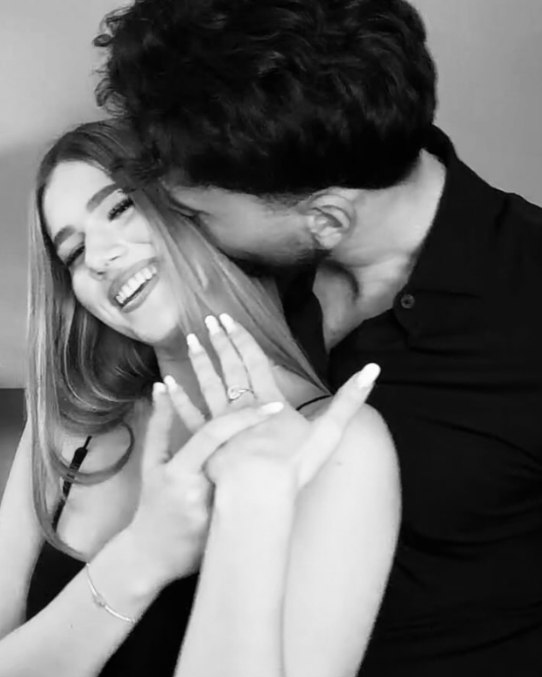 Valentin a cerut-o în căsătorie pe Daniela! Concurenta de la „Casa iubirii” a primit inelul și este în al nouălea cer