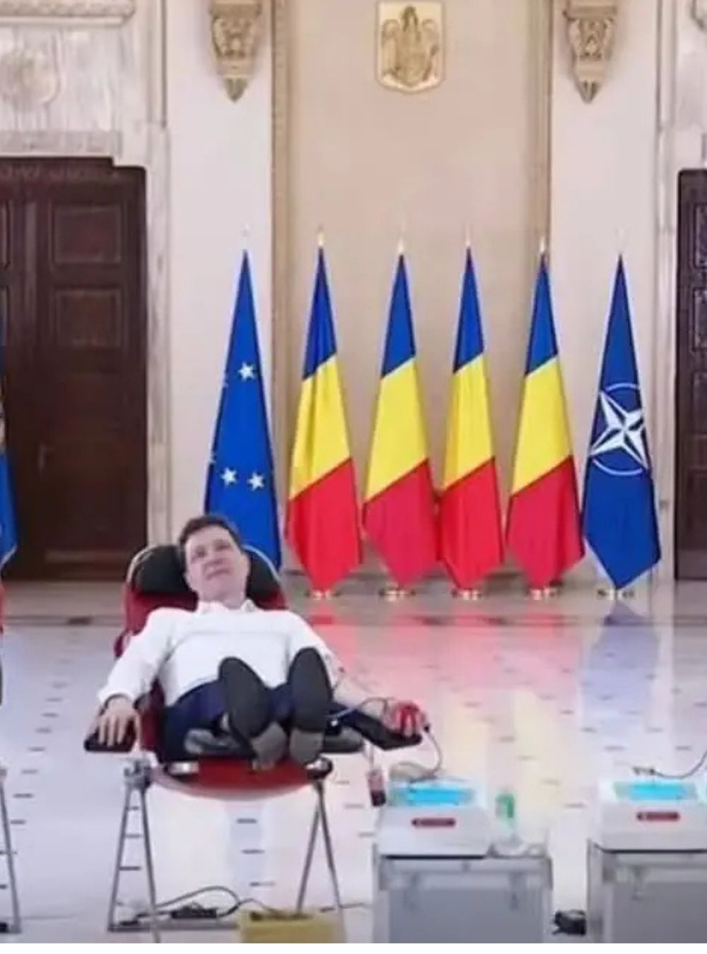 Nicușor Dan îi îndeamnă pe români să doneze : „Un gest mic, un impact uriaș!”