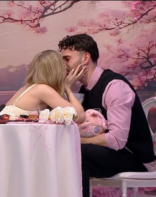 Valentin i-a pus întrebarea cea mare Danielei: „Vrei să fii…