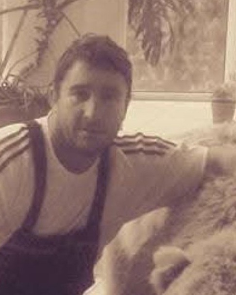 Acesta este muncitorul care și-a pierdut viața după ce un stâlp de electricitate s-a prăbușit peste el…