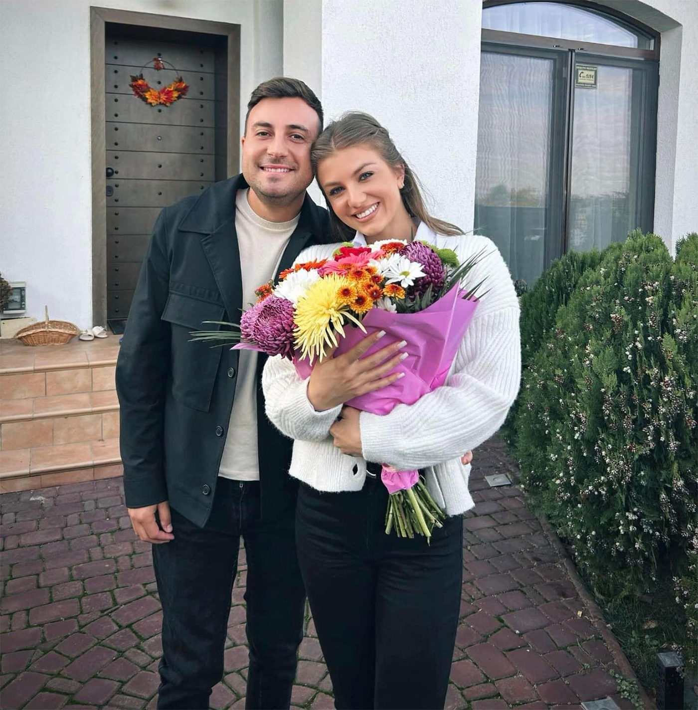 Interesul își spune cuvântul! Reacția lui Valentin Sanfira după ce s-a aflat că mariajul cu Codruța Filip s-a încheiat