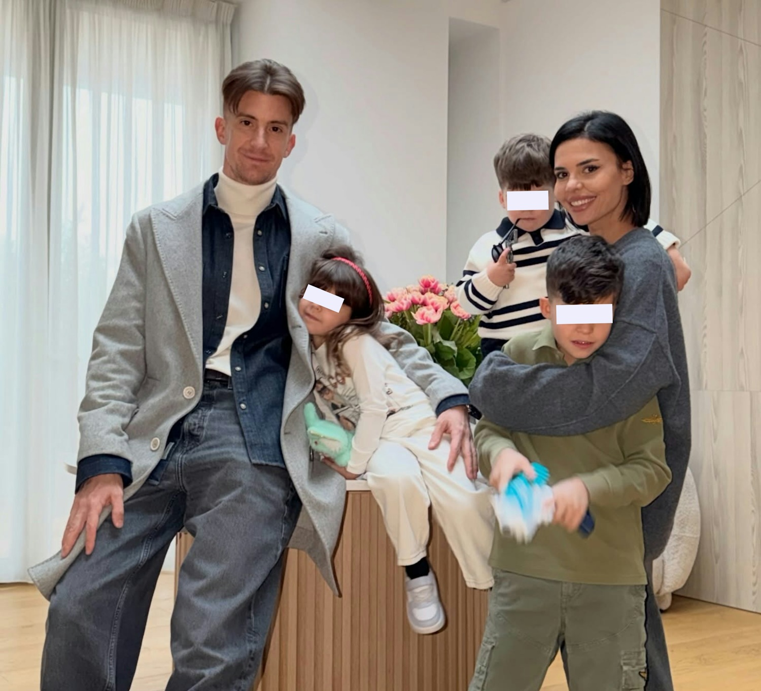 Cu cine rămân cei 3 copii după divorțul dintre Andreea Popescu și Rareș Cojoc. Decizia luată de comun acord la notar