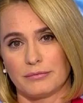 Din păcate este vorba de Andreea Esca. Vestea care a întristat pe toată lumea