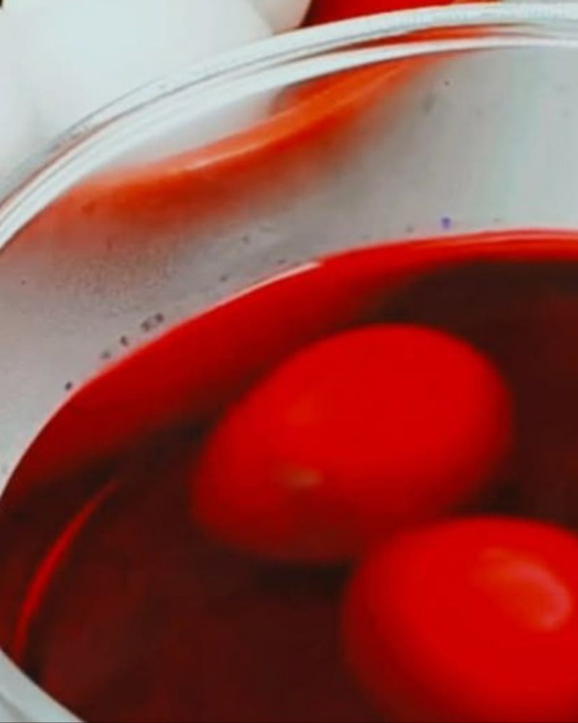 De ce să adaugi bicarbonat de sodiu când fierbi ouăle. Trucul simplu care face diferența