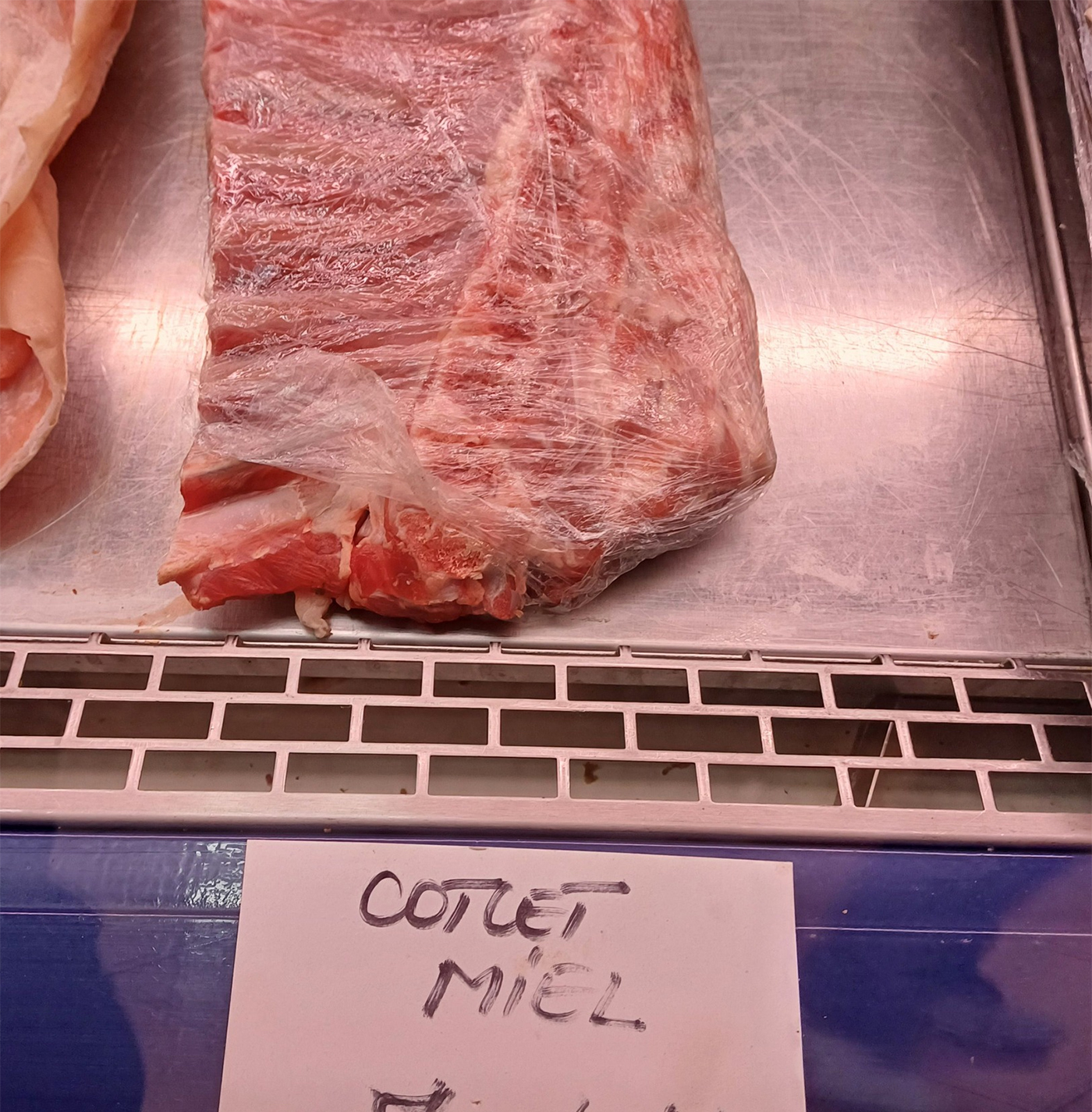 Prețurile la carnea de miel explodează înainte de Paște. Cât a ajuns să coste un kilogram de cotlet