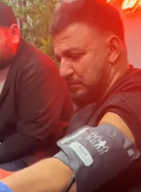 Momente de panică pe scenă: Costel Biju a avut nevoie de ambulanță în timpul concertului
