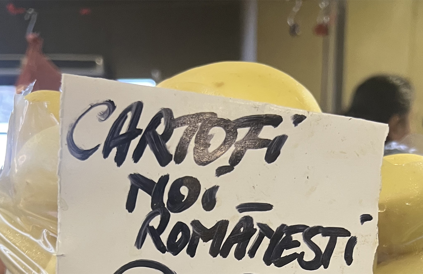 Au apărut cartofii noi românești! Prețul din Piața Obor i-a lăsat fără cuvinte pe cumpărători