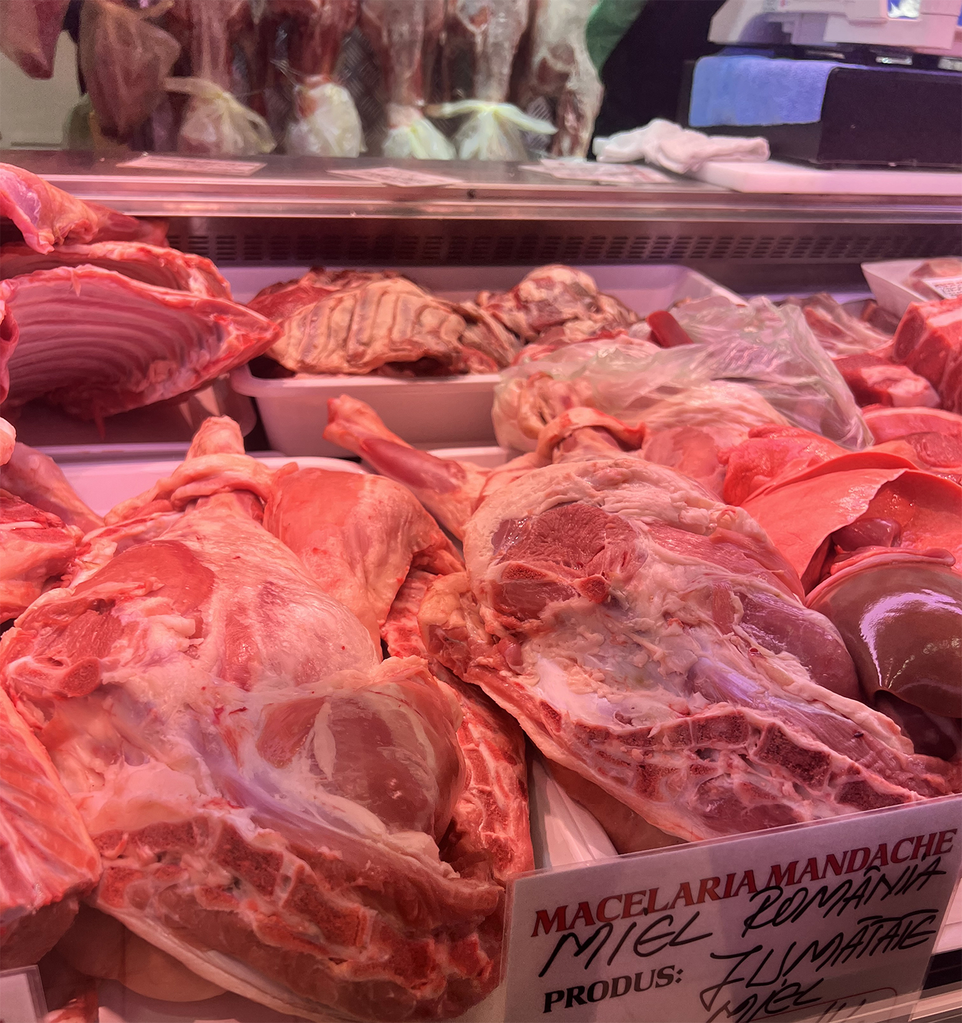 Cât a ajuns să coste carnea de miel înainte de Paște. Prețurile care îi pun pe români pe gânduri