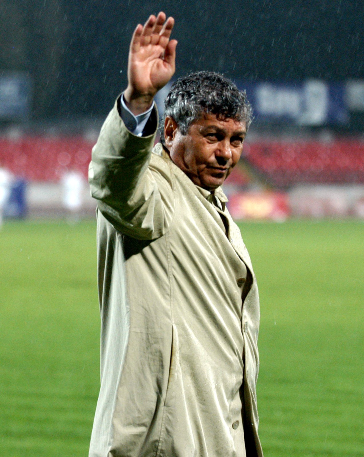 Adio unei legende: Mircea Lucescu, condus pe ultimul drum într-o atmosferă copleșitoare
