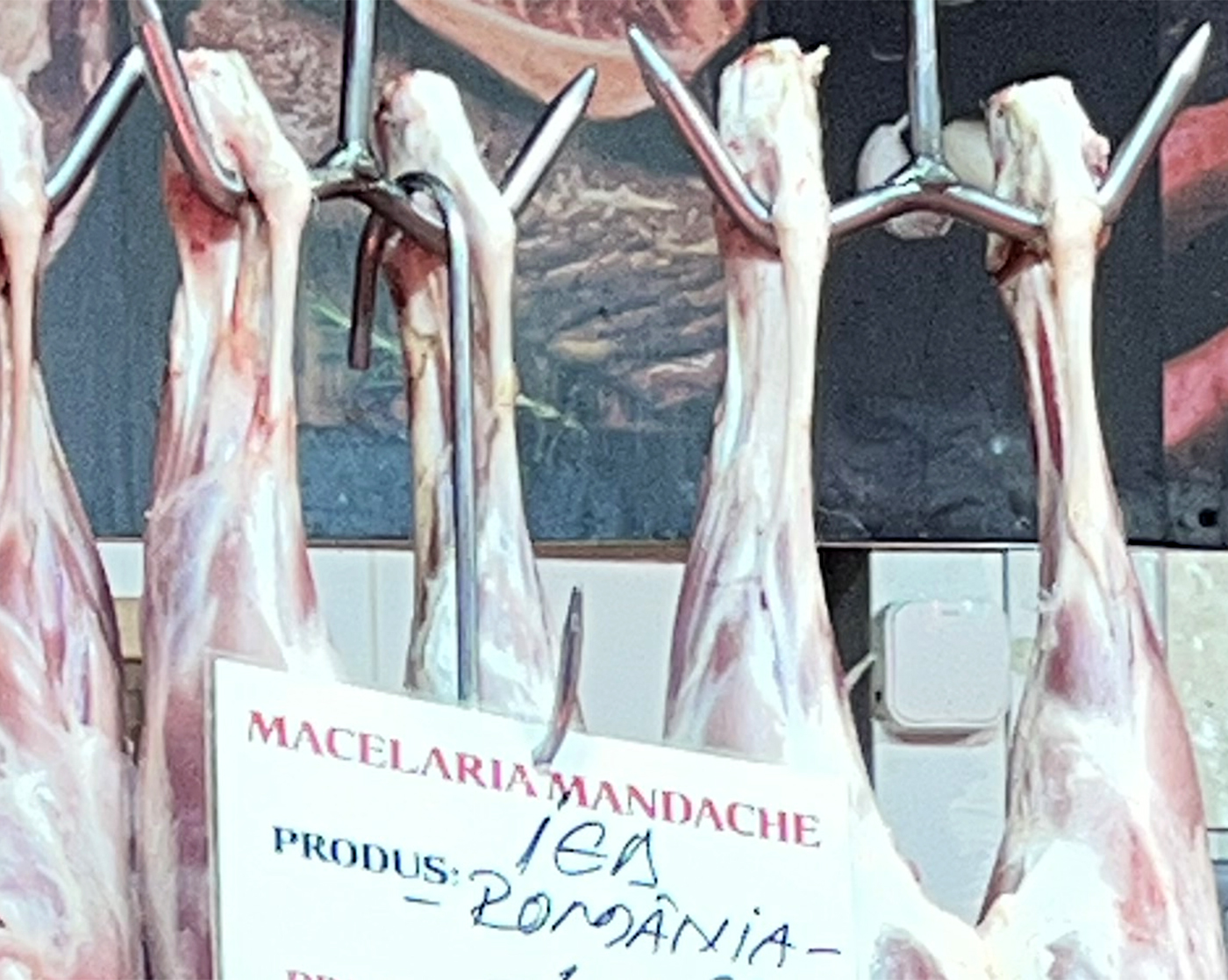 Iedul, alternativa tot mai populară la miel de Paște. Cât costă un kilogram în Piața Obor