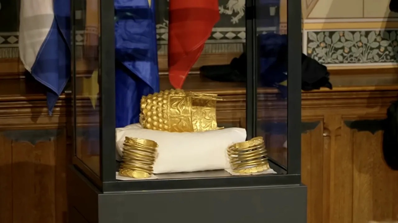 Anchetă tot mai complicată în cazul furtului Coifului dacic de la Coțofenești! Un suspect neagă tot și dă peste cap procesul