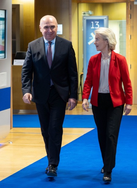 Detaliul neașteptat din casa lui Ilie Bolojan!  Ce are în cantitate mare, la fel ca Nicușor Dan