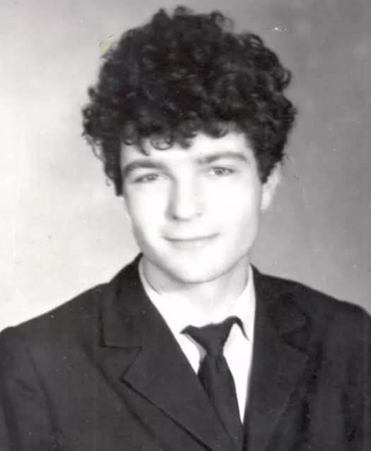 Studenția lui Nicușor Dan în Franța. De ce a acceptat bursa, cum s-a adaptat sistemului și ce impresie i-au lăsat franțuzoaicele