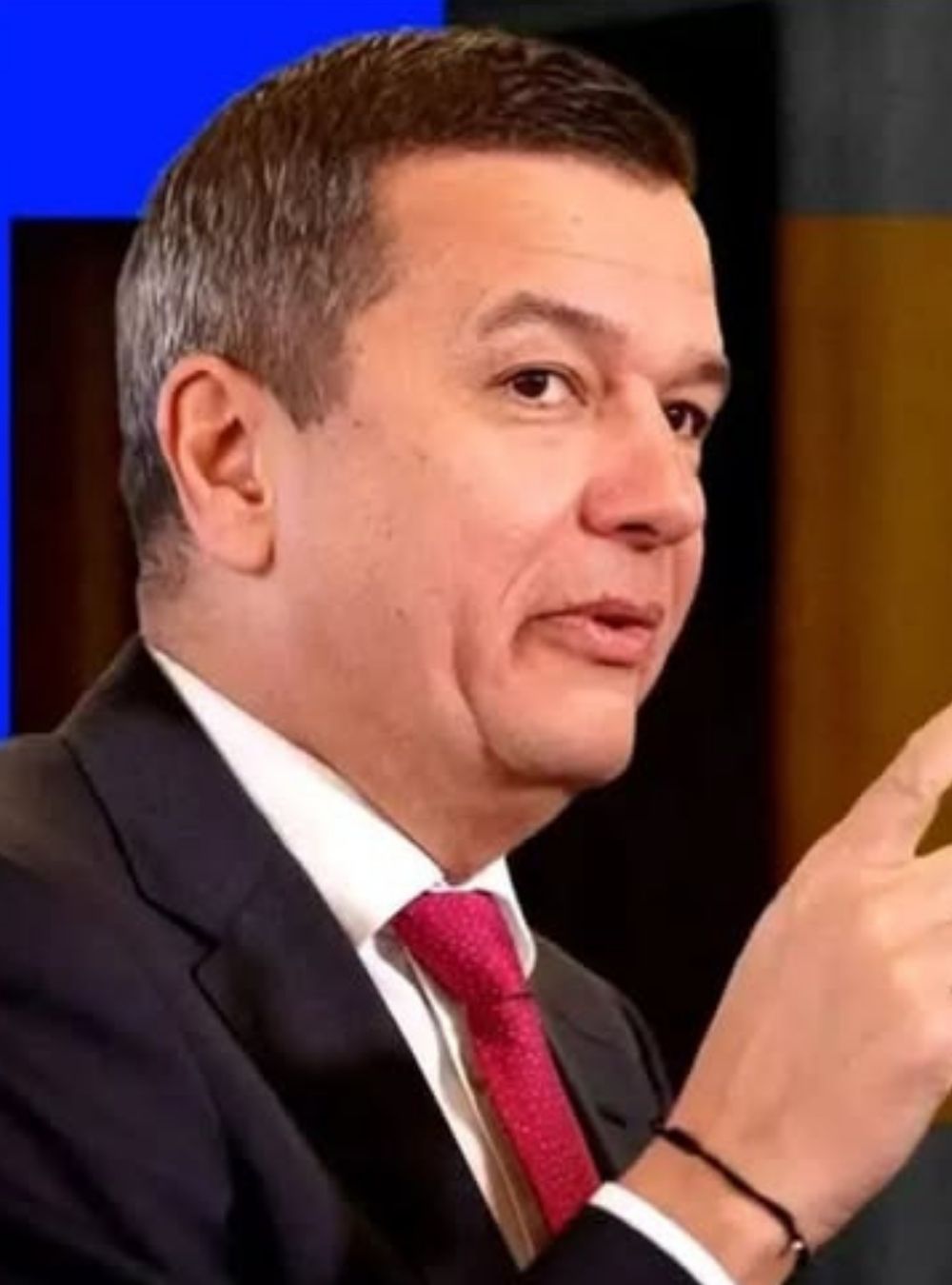 Cutremur la vârful puterii. Este vorba despre căderea guvernului Bolojan