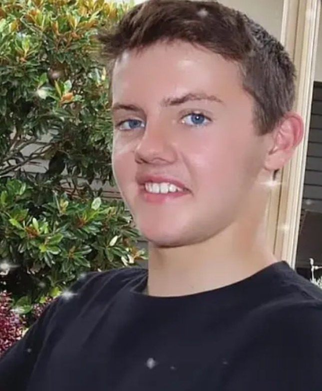 Un adolescent de 16 ani și-a pierdut viața după ce a mâncat…