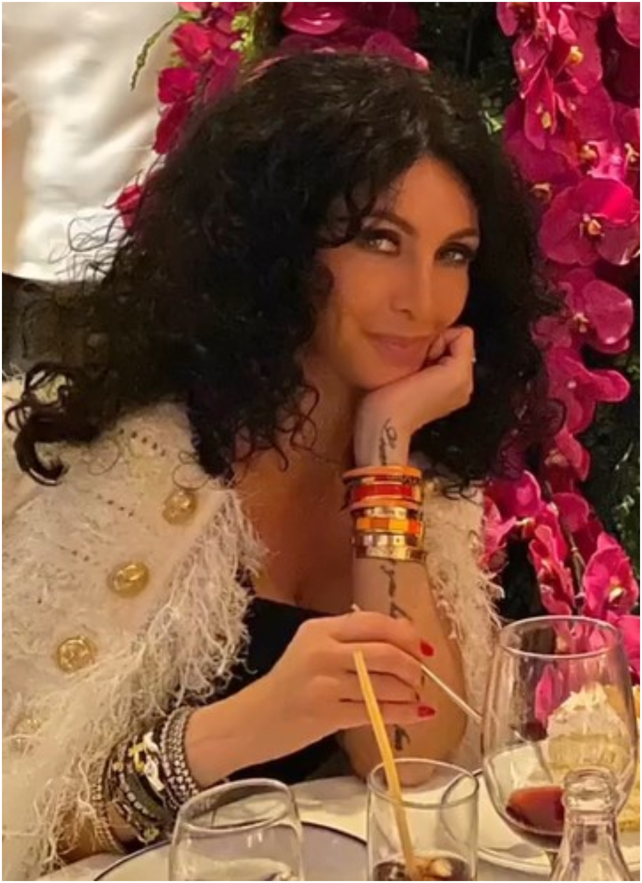 Pantofii stau în bibliotecă, iar perdelele sunt… rochii! Cum arată casa fabuloasă a Mihaelei Rădulescu din Monaco