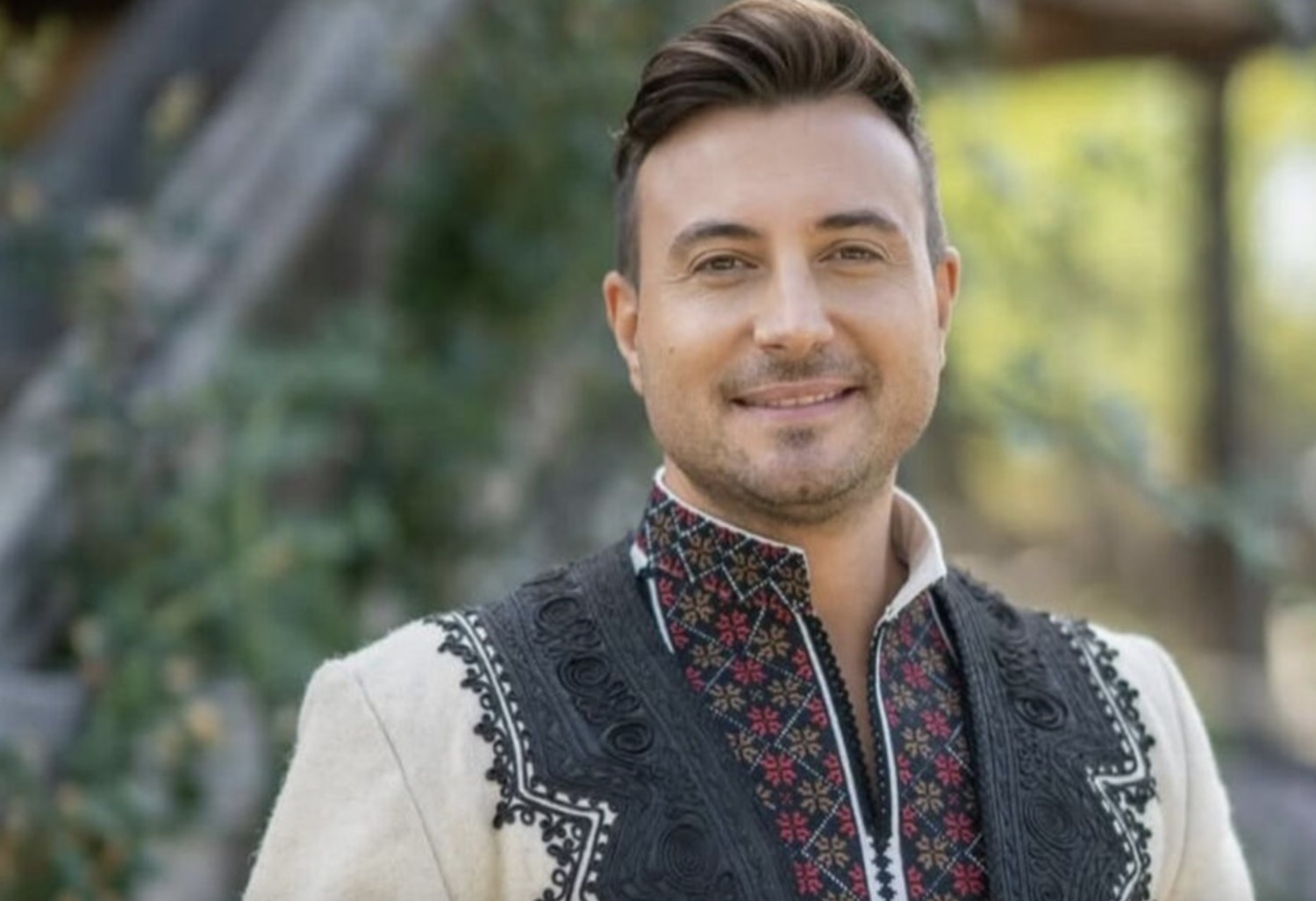 Valentin Sanfira, deconspirat de apropiați. Ce s-a aflat despre trecutul artistului