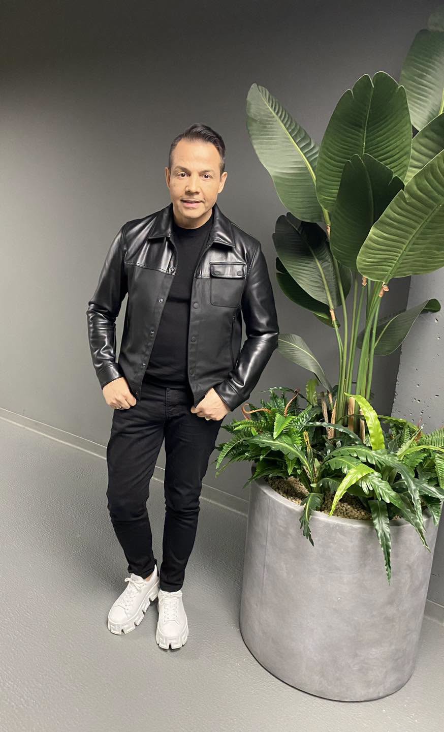 Jean de la Craiova, într-un moment stânjenitor din trecut: soția și presupusa amantă, față în față la ușă