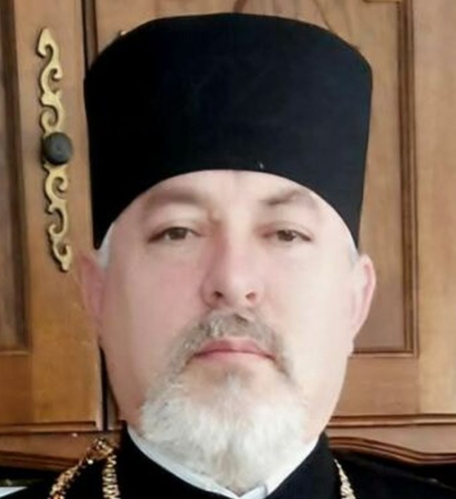 El este preotul care și-a pierdut viața în incendiul din Onești. Comunitatea locală, îndurerată