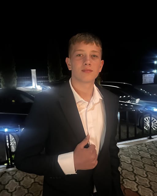 Durere fără margini…Edi este băiatul care a murit la 16 ani, după ce a făcut…