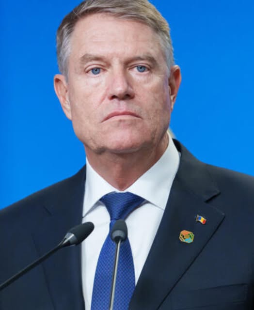 Da, e adevărat! Apariție rară a lui Klaus Iohannis – gestul discret care i-a surprins pe toți la slujba de Florii