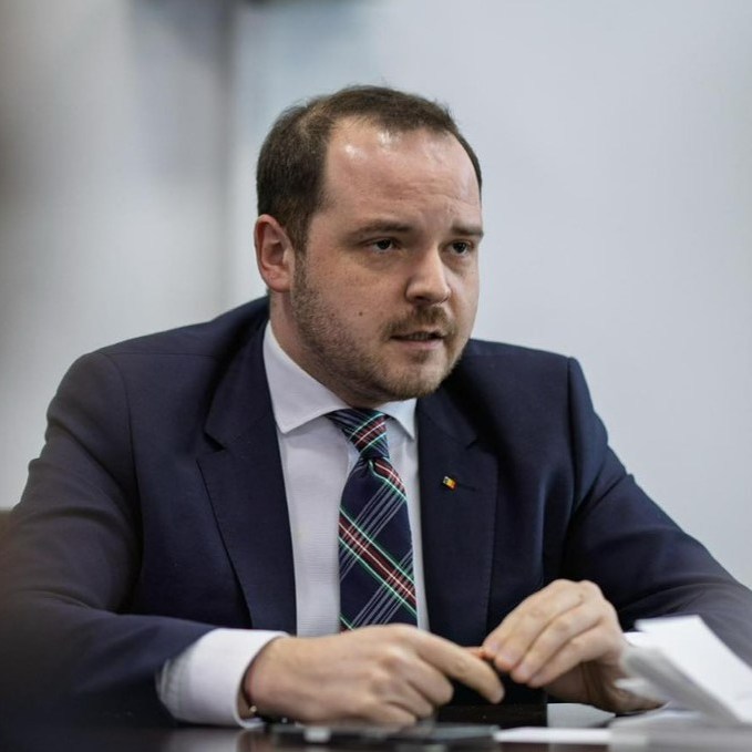 Anunț de ultimă oră! Prima zi de concediu medical va fi plătită pentru anumite categorii. Ce schimbări au fost aprobate