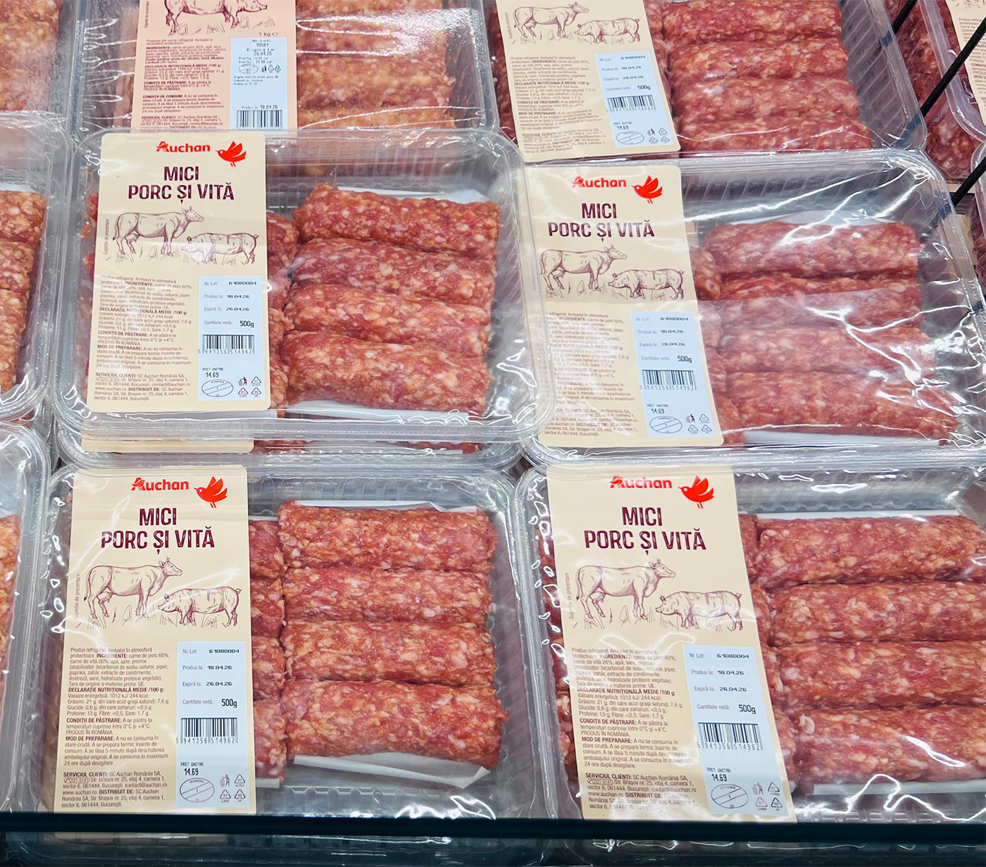 Din ce sunt făcuți, de fapt, micii marcă proprie. Ce conțin produsele preferate de români pentru grătarul de 1 Mai