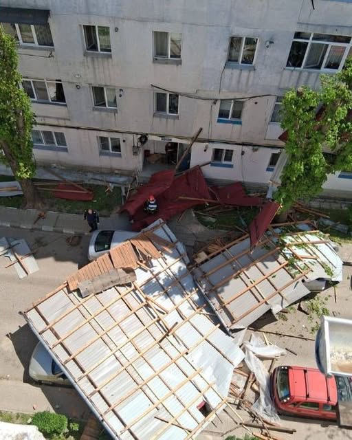 Vreme extremă în România: rafalele de vânt au făcut victime și pagube serioase