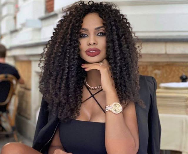 Laurette Atindehou, primele imagini după operație: în cârje, dar hotărâtă să lupte mai departe