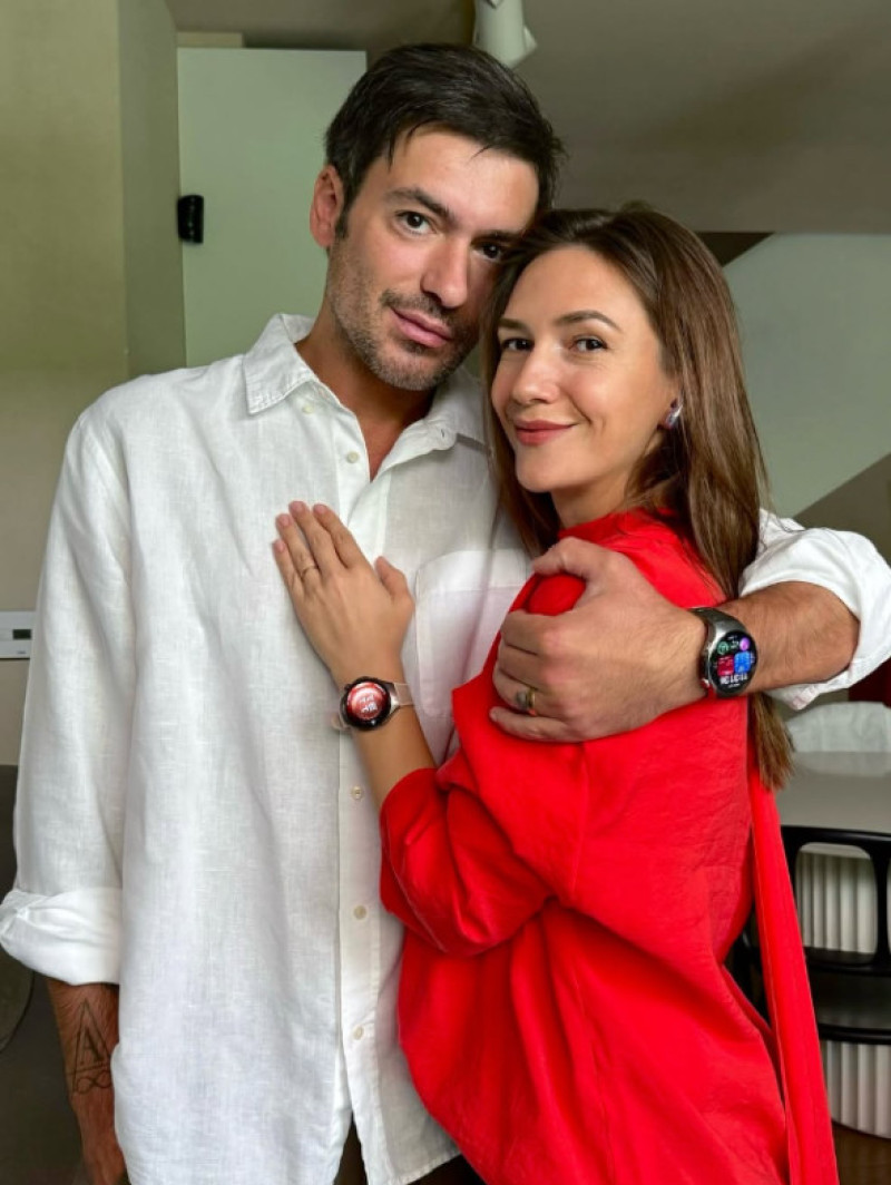 Ultimă oră! Avionul în care se aflau Adela Popescu și Radu Vâlcan… ce s-a întâmplat în zbor i-a luat pe toți prin surprindere