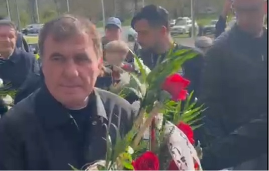 Gheorghe Hagi, mesaj emoționant pentru Mircea Lucescu. Ce a scris pe coroana funerară