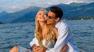 Dragoste fără limite! Andreea Bălan și Victor Cornea, surprinși în ipostaze pasionale chiar în mijlocul străzii