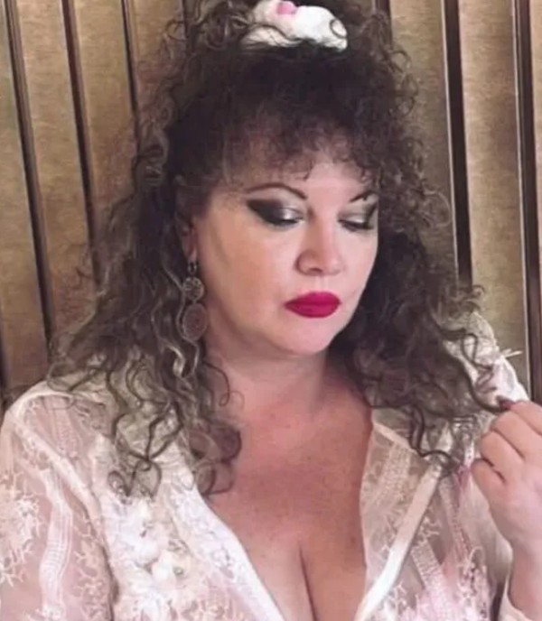 A murit! Oana lLis este în doliu. Vestea tristă a dat-o chiar ea!