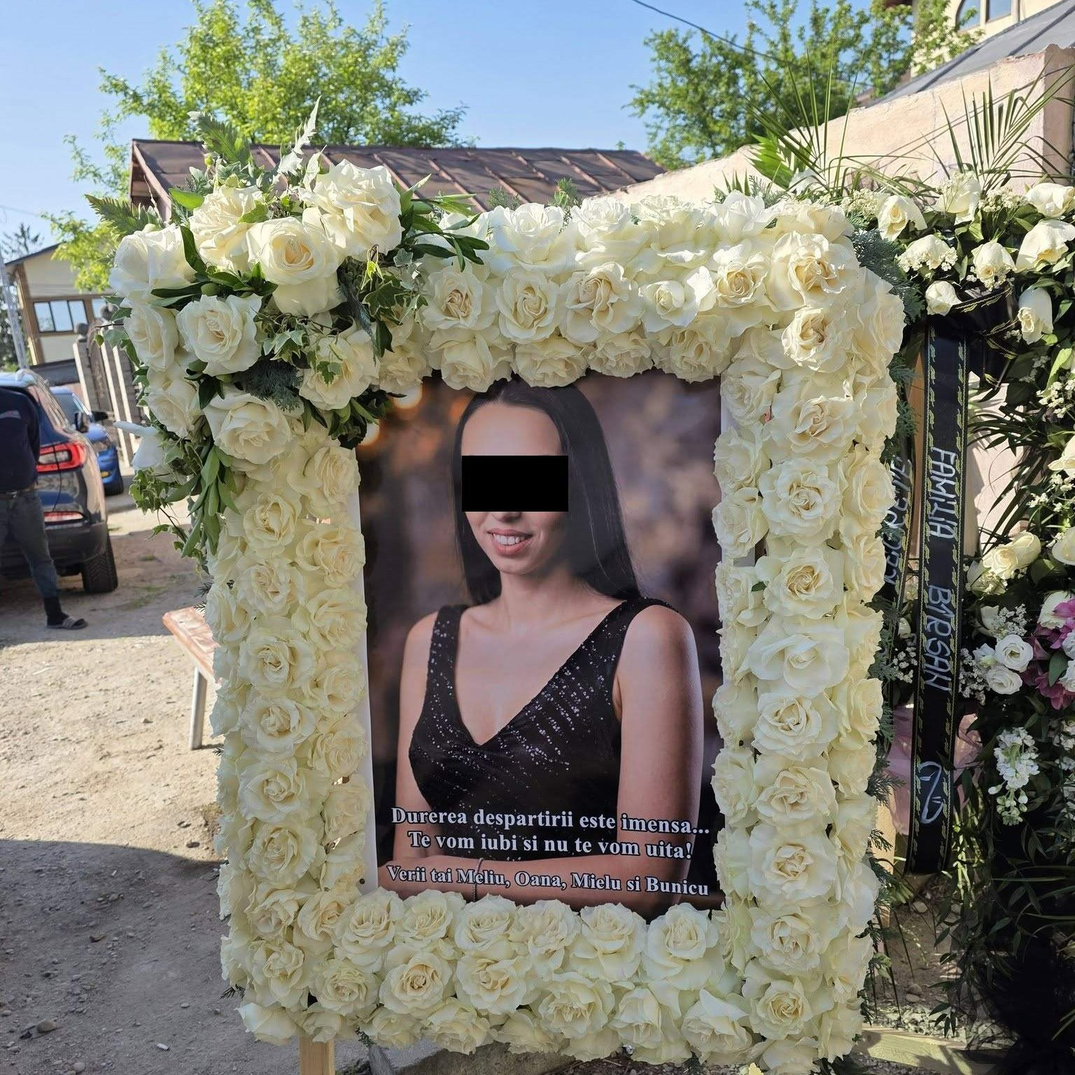 Scene cutremurătoare la înmormântarea lui Beatrice, tânăra mămică de 31 de ani care…