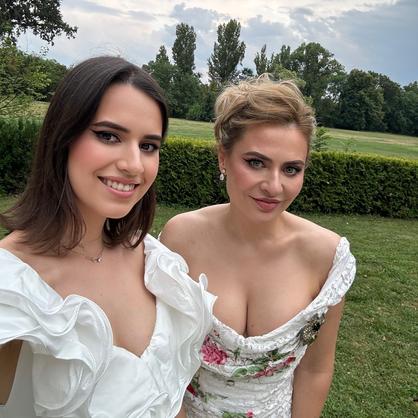 S-a aflat ! Fiica Adinei Buzatu se mărită! Cine este Sara Denise și cu ce se ocupă tânăra care i-a cucerit pe toți