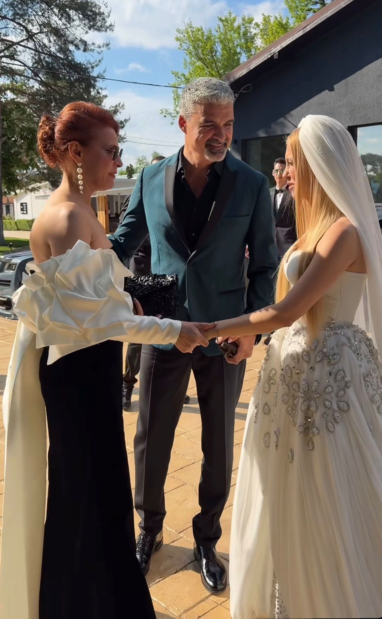 Ținuta spectaculoasă a Monicăi Davidescu la nunta Andreei Bălan. Nașa artistei a impresionat prin eleganță și rafinament