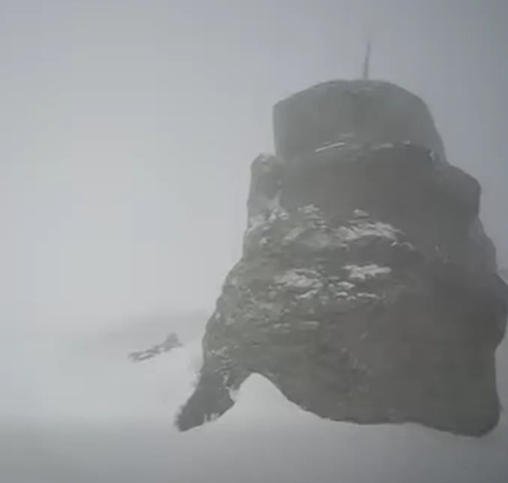 Iarnă în mijlocul lunii mai! Zăpada a ajuns la aproape 2 metri în România. Imagini spectaculoase din zonele montane