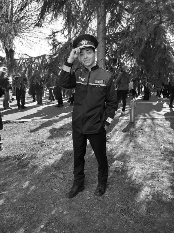 Florin, polițistul de doar 21 de ani din Mioveni, a fost găsit fără viață pe un câmp din Tulcea. Mesajul sfâșietor transmis de părinți