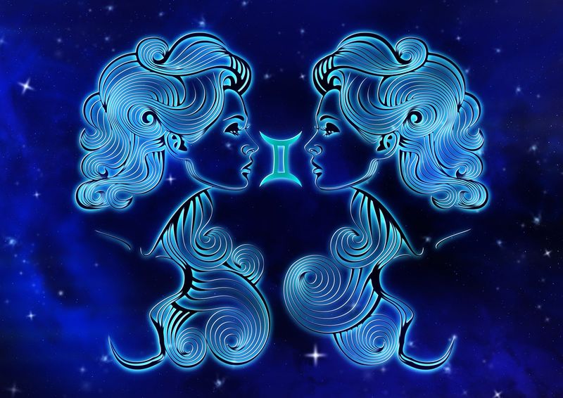 Uranus intră în Gemeni și răstoarnă destine. Două zodii sunt în centrul marilor transformări ale următorilor ani