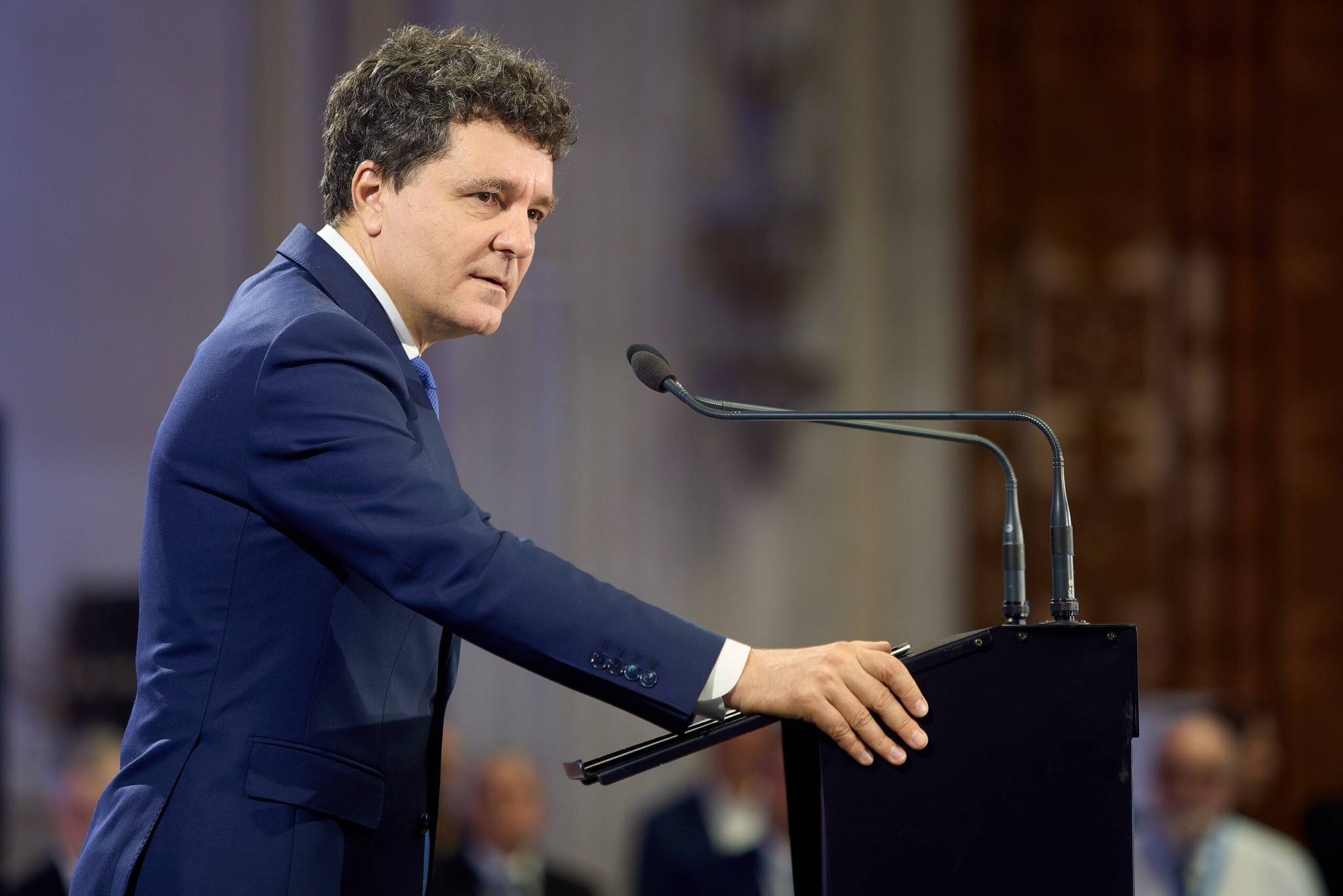 Președintele a promulgat legea! Românii, scutiți de…
