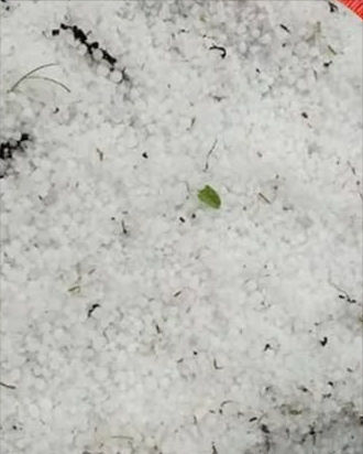 Grindina și furtunile au făcut ravagii în România. Ciclonul care traversează țara aduce vreme extremă, vijelii și temperaturi neobișnuit de scăzute