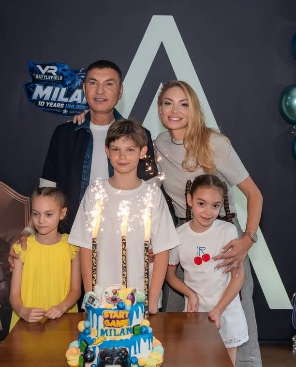 Puțini credeau că este posibil! Cum a ajuns Cristi Borcea să-și vadă toți cei 9 copii uniți la aceeași masă