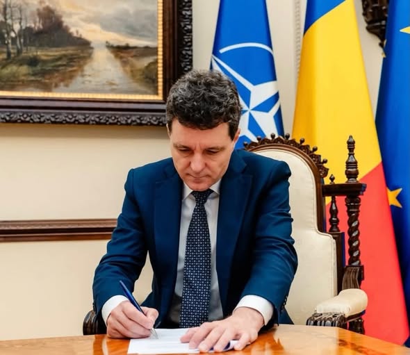 Schimbare importantă! Președintele a promulgat legea! Se reduc sumele primite de…