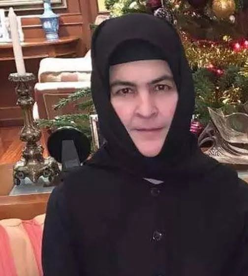 Puțini știu că este sora unei vedete celebre! A renunțat la tot și s-a călugărit după un moment care i-a schimbat viața