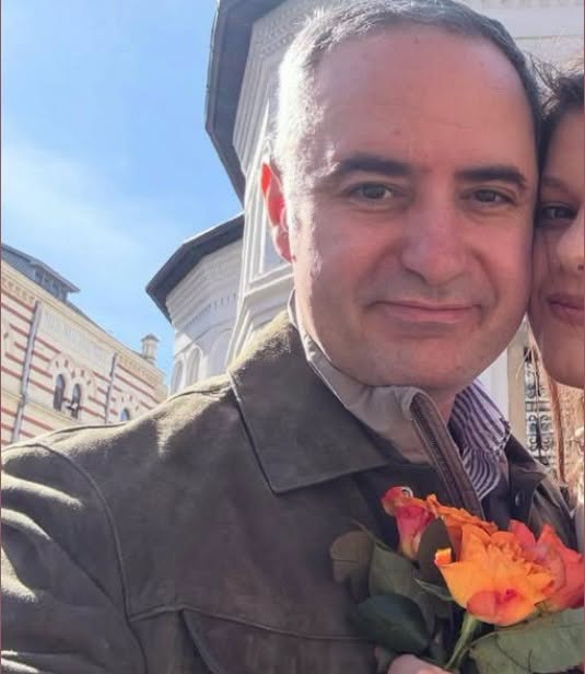 Surpriza anului! Alexandru Nazare și-a găsit aleasa inimii. Cine este artista care l-a fermecat pe ministrul Finanțelor