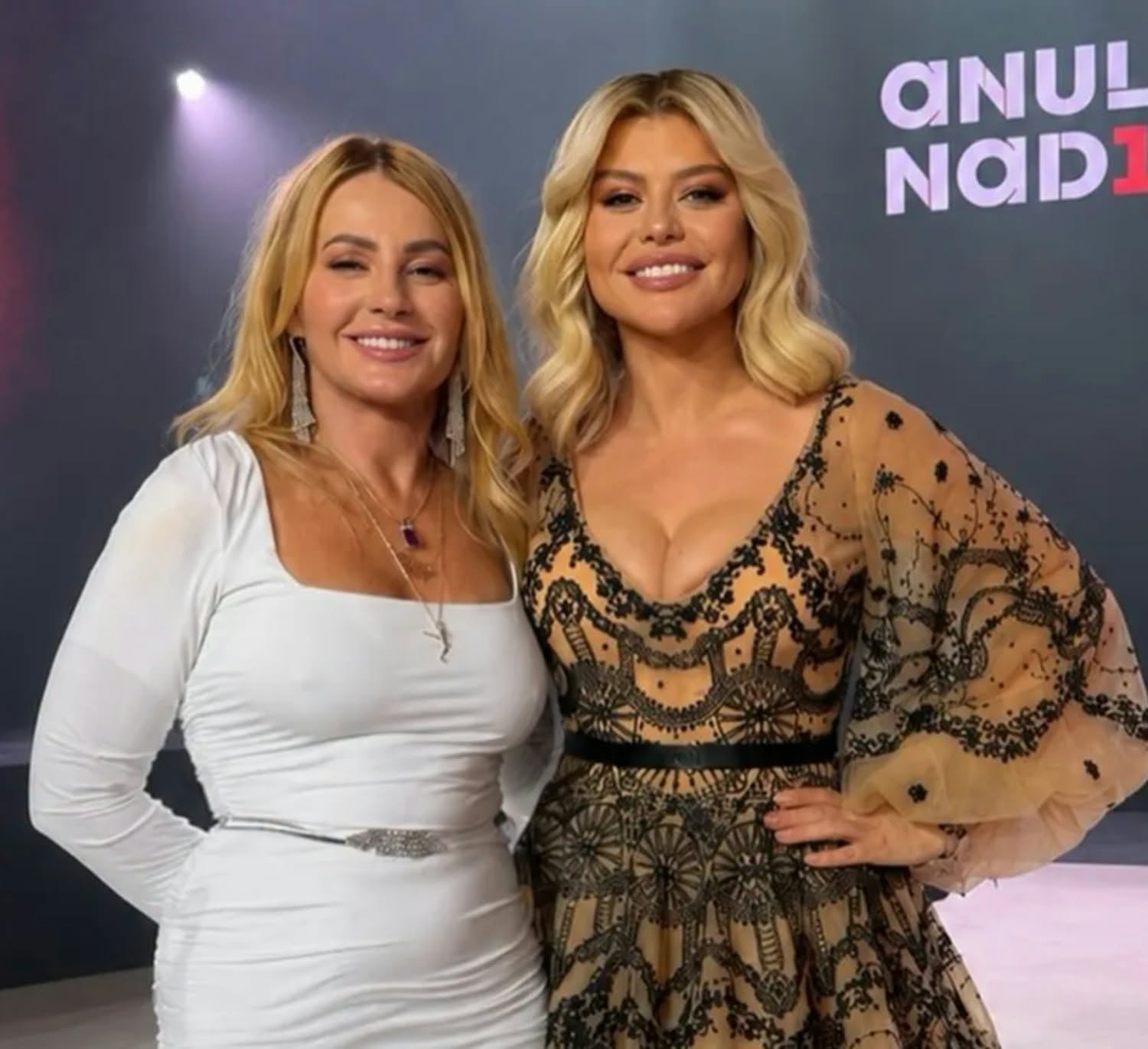 Nadia Comăneci, cadou pentru Loredana Groza după ce au dansat și au cântat împreună